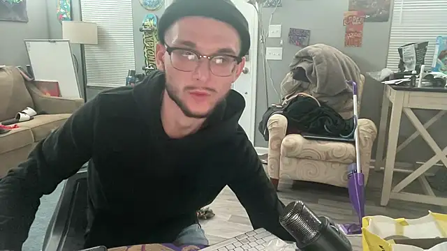 Snapshot of hungkubenski chatting on January 18, 9:13 am hungkubenski online show from January 18, 9:13 am