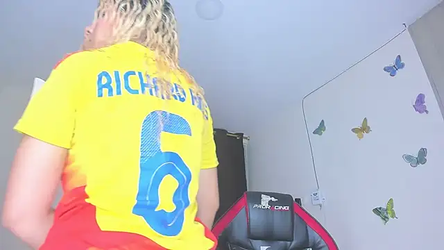 sofiacastillo01 online show from December 16, 2:33 pm