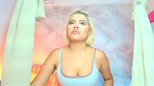sofiacastillo01 online show from July 17, 2:34 pm