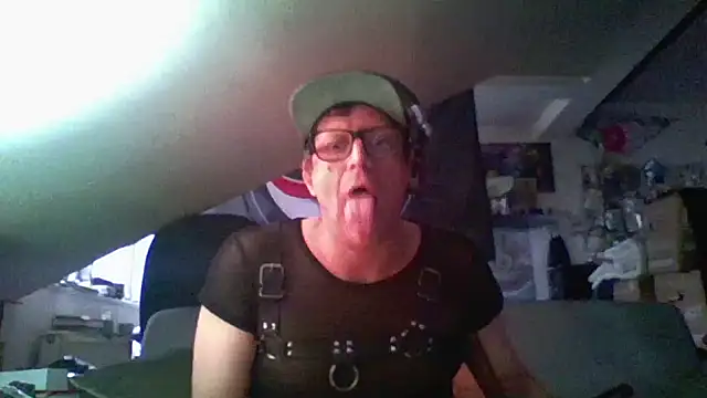 Bigthroaterboy online show from December 6, 10:27 am