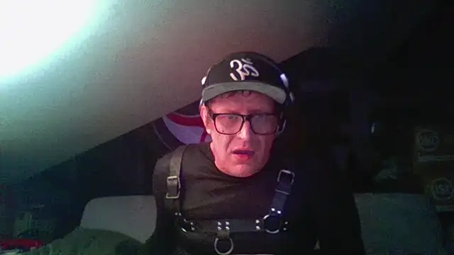 Bigthroaterboy online show from December 7, 5:42 pm