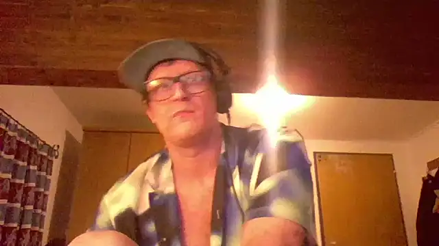 Bigthroaterboy online show from December 28, 11:37 pm