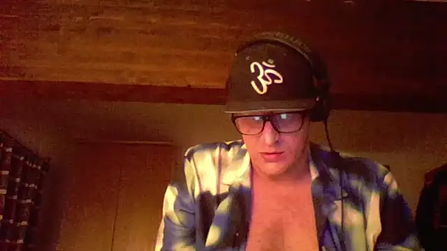 Bigthroaterboy online show from January 2, 7:07 pm