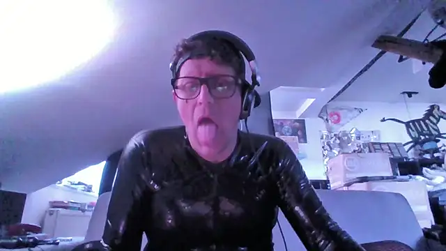 Bigthroaterboy online show from October 30, 9:33 am