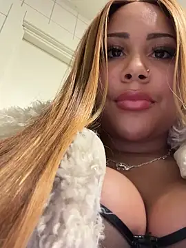 HaileyDiana online show from March 13, 8:00 pm