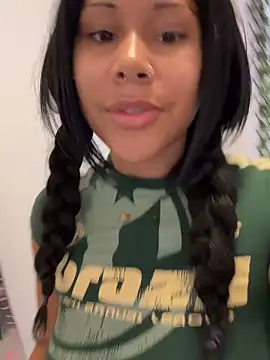 Snapshot of HaileyDiana chatting on June 15, 8:38 am HaileyDiana online show from June 15, 8:38 am