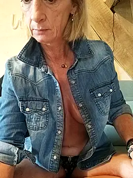 tatianasexymilf online show from October 29, 9:55 am