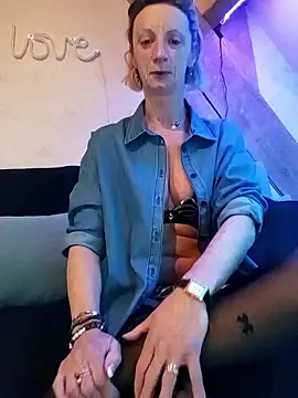 Snapshot of tatianasexymilf chatting on January 17, 4:00 pm tatianasexymilf online show from January 17, 4:00 pm