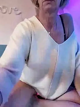 Snapshot of tatianasexymilf chatting on February 15, 10:36 am tatianasexymilf online show from February 15, 10:36 am