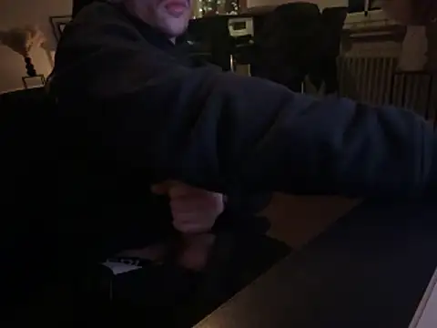 KendrickJiz online show from March 6, 9:55 pm