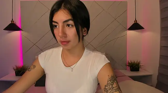 ANTONELLA  ROUSE  online show from February 17, 11:31 pm