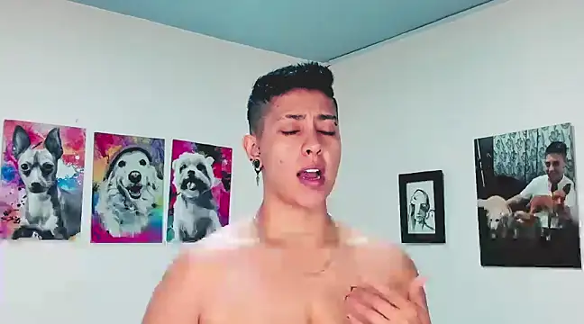 Snapshot of Aleja1214 chatting on February 17, 10:36 pm Aleja1214 online show from February 17, 10:36 pm