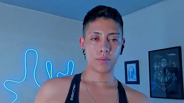 Snapshot of Aleja1214 chatting on September 10, 11:27 pm Aleja1214 online show from September 10, 11:27 pm