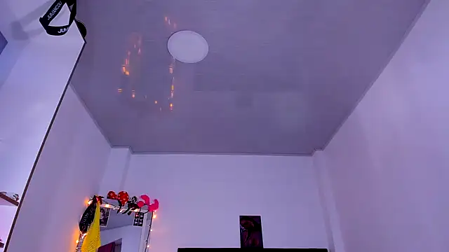 Snapshot of kerlysmith_24 chatting on January 10, 4:09 pm kerlysmith 24 online show from January 10, 4:09 pm