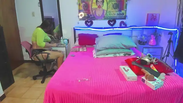 karenmilf 4 online show from December 11, 3:02 am