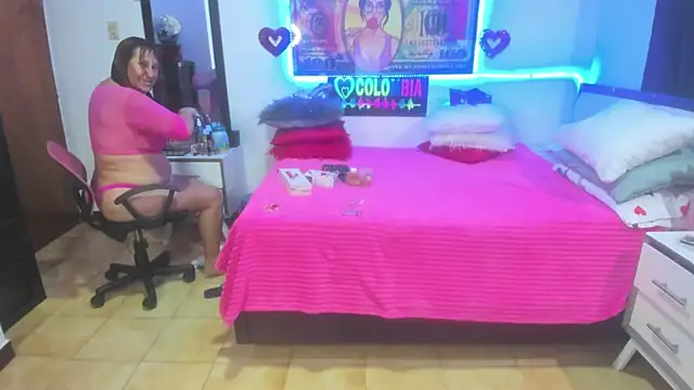 karenmilf 4 online show from January 5, 1:24 am