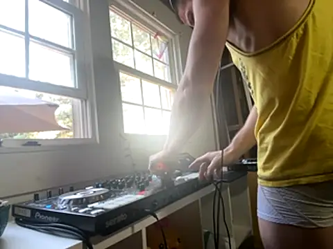 trash4cash online show from October 22, 9:36 pm