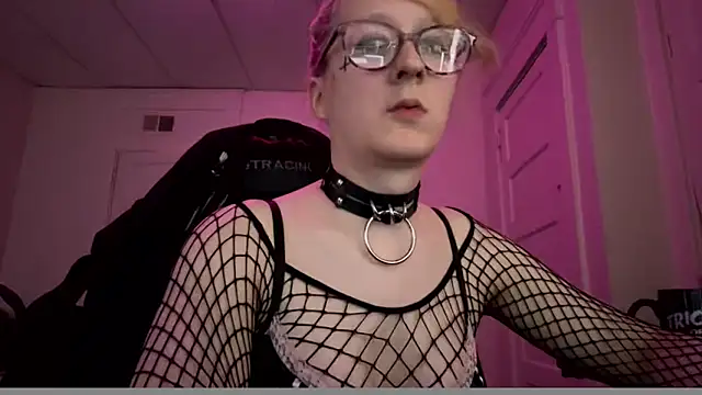 YandereDemon online show from April 10, 9:19 pm