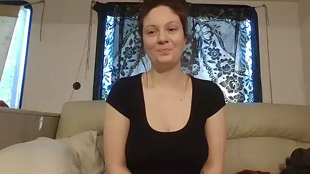 emerieskye20 online show from January 13, 9:31 pm