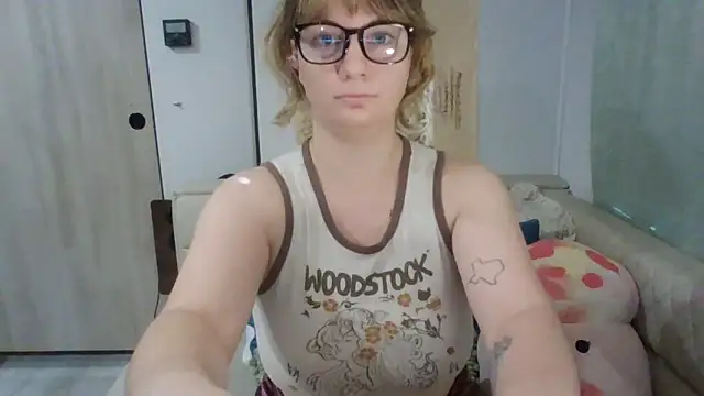 emerieskye20 online show from November 23, 3:12 pm