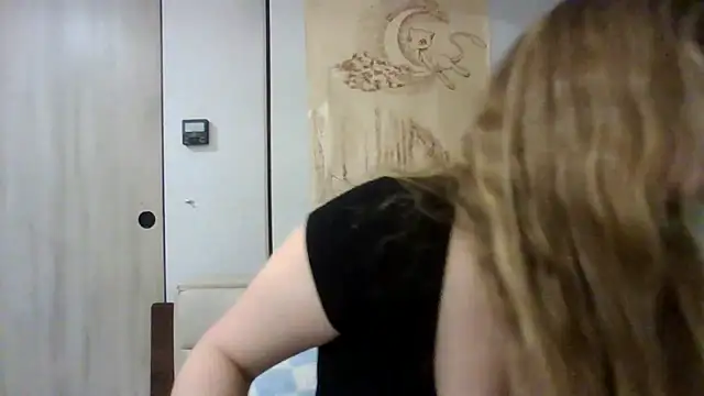 emerieskye20 online show from December 14, 4:45 pm