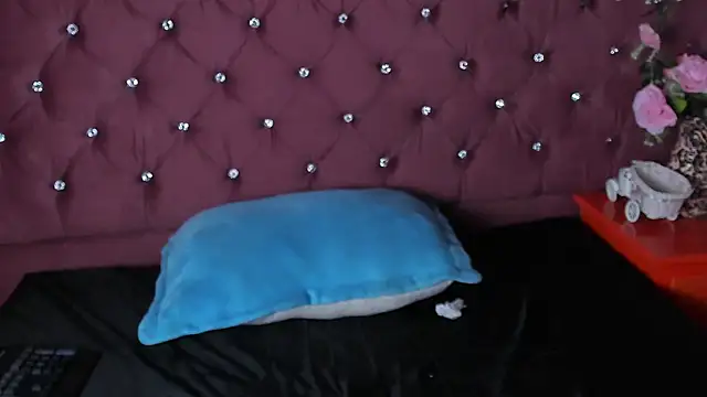 MaddyHudson online show from March 8, 9:51 pm