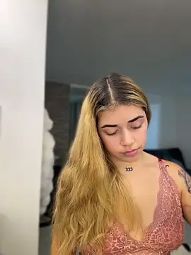 Snapshot of JoselinFlower_ chatting on June 14, 12:52 am JoselinFlower online show from June 14, 12:52 am
