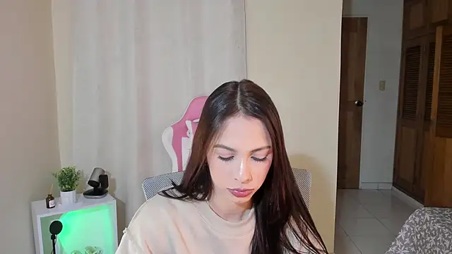 shanakendal2 online show from February 18, 1:33 pm