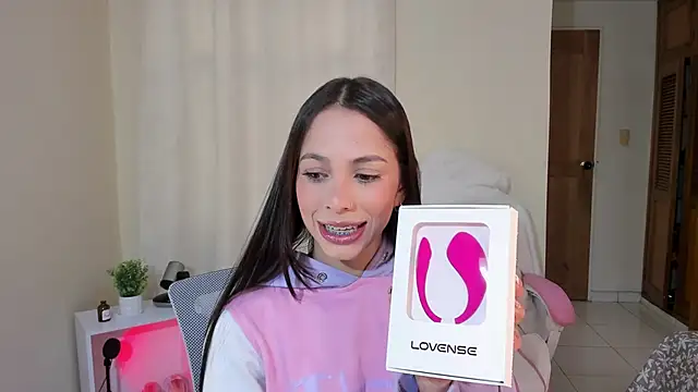 shanakendal2 online show from February 20, 6:57 pm