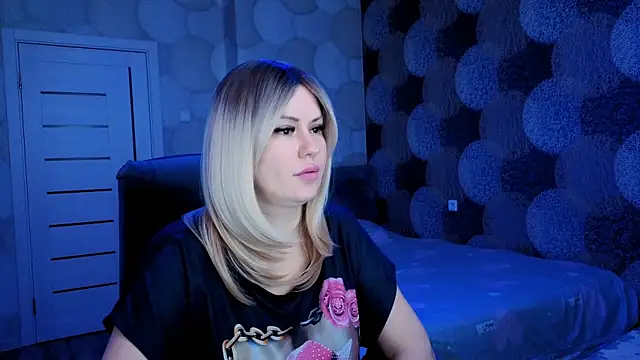 Snapshot of natusik chatting on December 19, 4:02 am natusik online show from December 19, 4:02 am