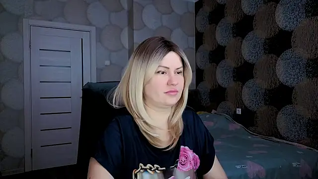 Snapshot of natusik chatting on February 5, 5:30 am natusik online show from February 5, 5:30 am