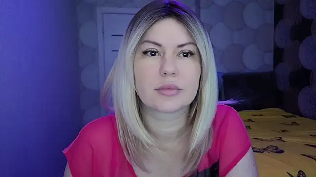 Snapshot of natusik chatting on October 18, 4:15 am natusik online show from October 18, 4:15 am