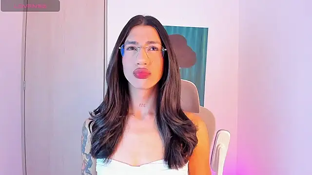 Snapshot of sofiaa_grey_ chatting on February 25, 2:05 pm sofiaa grey online show from February 25, 2:05 pm