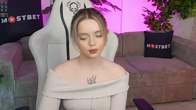 Cassy-Celestial  online show from December 27, 2:36 am