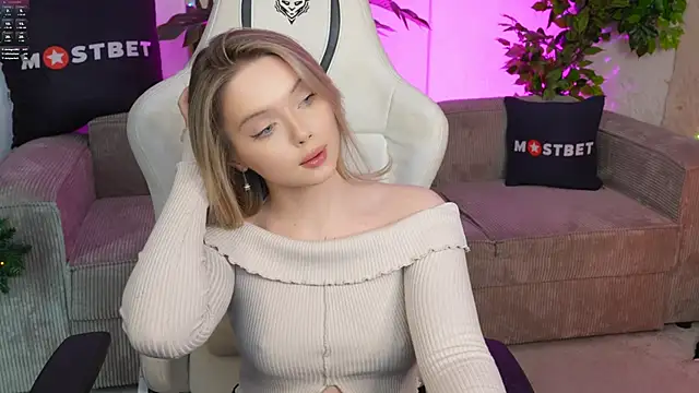 Cassy-Celestial  online show from December 27, 5:42 am