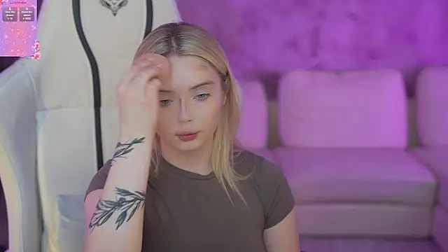 Cassy-Celestial  online show from February 9, 11:57 pm