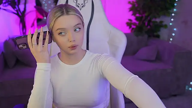 Cassy-Celestial  online show from February 16, 3:47 am