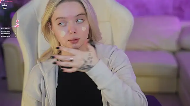 Cassy-Celestial  online show from February 27, 11:59 pm