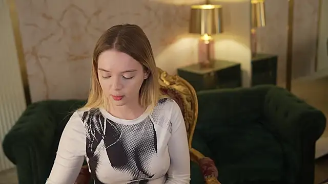 Cassy-Celestial  online show from October 21, 4:24 am