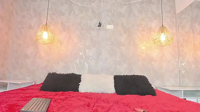 Snapshot of leigh-angels chatting on February 11, 9:53 pm leigh-angels online show from February 11, 9:53 pm