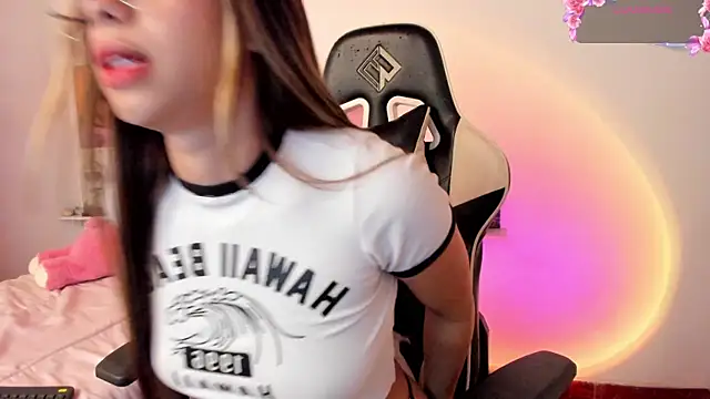 little jade online show from October 22, 1:39 am