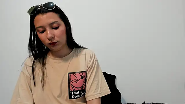 cami-01 online show from October 13, 8:31 pm