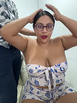 Snapshot of Sol_biglips chatting on June 7, 7:28 pm Sol biglips online show from June 7, 7:28 pm