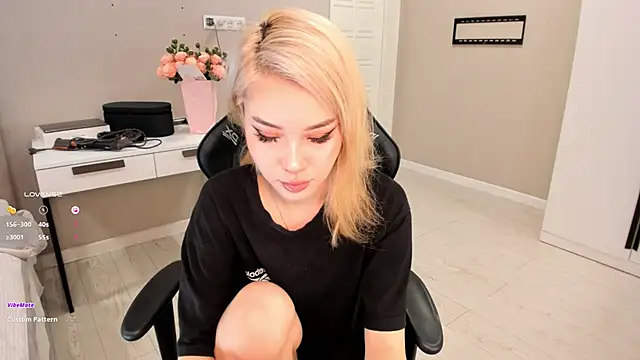 aya shy online show from February 24, 10:04 am