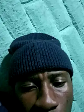 Snapshot of HandsomeBuoyy21 chatting on April 12, 2:00 pm HandsomeBuoyy21 online show from April 12, 2:00 pm