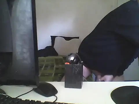 Snapshot of oopsxx chatting on February 17, 2:37 pm oopsxx online show from February 17, 2:37 pm