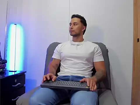 Juan muscle online show from July 26, 3:04 am