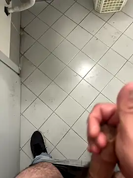 Snapshot of _themask_ chatting on November 17, 1:39 pm themask online show from November 17, 1:39 pm