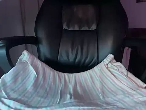 Snapshot of DalvinKros chatting on October 31, 11:28 pm DalvinKros online show from October 31, 11:28 pm