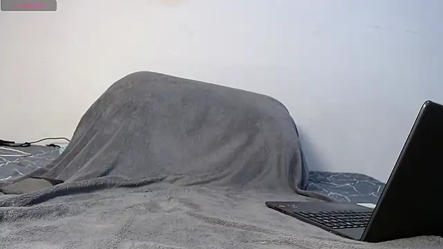 robin model online show from October 23, 7:56 pm